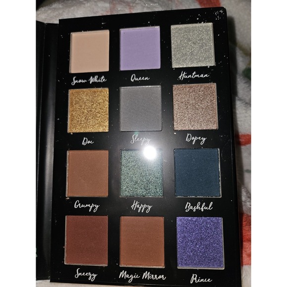 Taste Beauty Disney Snow White Eyeshadow‎ Palette New - Picture 2 of 2